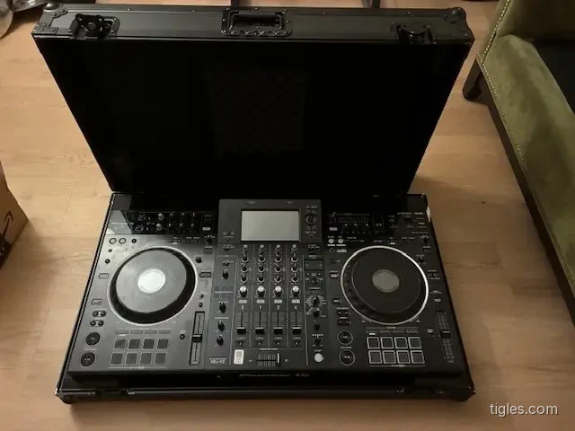 Pioneer DJ XDJ-XZ Professional All-in-One